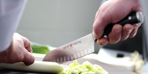 Il Coltello da Cucina Santoku: Eleganza Giapponese al Servizio della Cucina